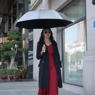 Golf Straight Windproof Umbrella per la personalizzazione agile della catena di approvvigionamento in argento di titanio