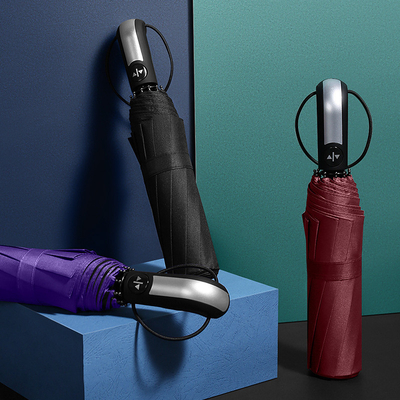 L'ombrello pieghevole completamente automatico X306 con design minimalista