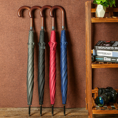 Ombrello per la promozione aziendale Maniglia curva personalizzata Golf Ombrello dritto con logo