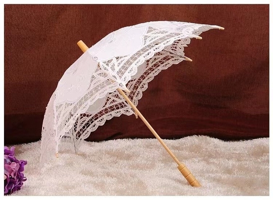 Logo personalizzato ombrello da sposa in pizzo bianco per favori e regali di nozze alla moda
