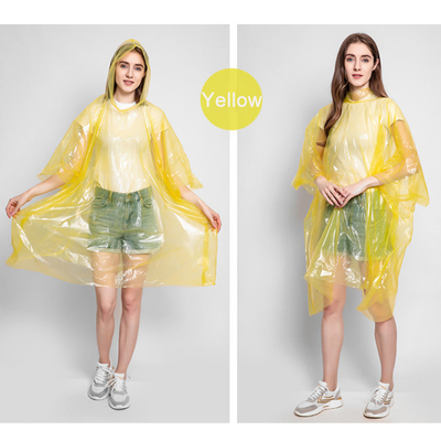 Mantello impermeabile monouso per donne adulti trasparente colorato di plastica pieghevole