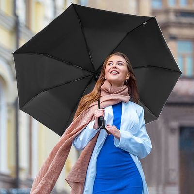 Poliestere UPF 50 Windproof Protezione solare Parasole da viaggio 46&quot; Rivestimento d'argento Parasole auto