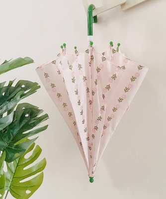 Classico ombrello per bambini perfetto per scuola e per le necessità quotidiane rosa