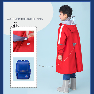 Cappotti da pioggia 2023 per bambini Scuola elementare maschile Abbigliamento impermeabile con borsa e poncho