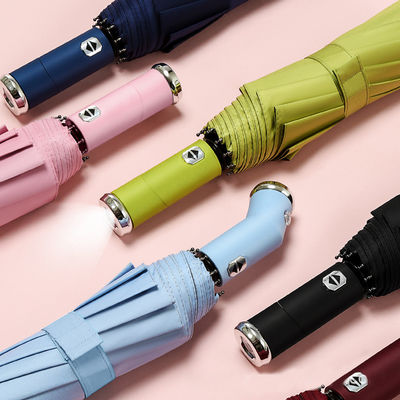 Manicotto rotante di torcia a LED Ombrello pieghevole automatico per viaggi e pubblicità