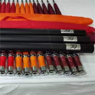 Apertura manuale ombrello da golf da 24 pollici 8K con design distintivo e albero in fibra di vetro