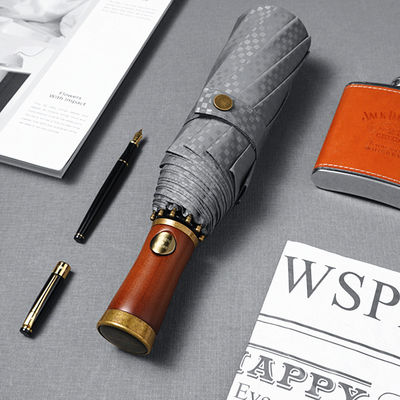 Ombrello a manico di legno maschile pieghevole automatico con albero di legno massello e design retrò