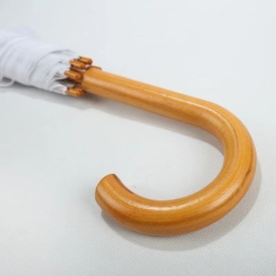 Ombrelli a colori personalizzati in Spagna con cornice lunga in fibra di vetro e maniglia di legno