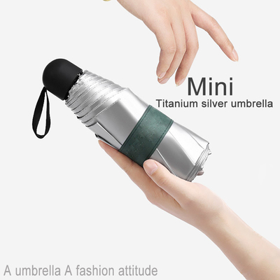 Mini ombrello manuale tascabile con stampa personalizzata del logo e costole in fibra di vetro in alluminio