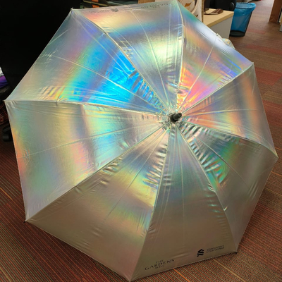 Stampa di logo personalizzato ombrelloni a prova di vento con protezione UV e design laser abbagliante